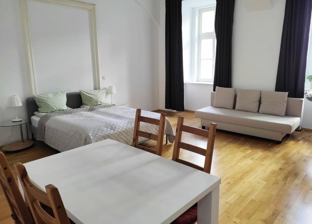Lovely Modern Historical 1-bedroom Appartamento