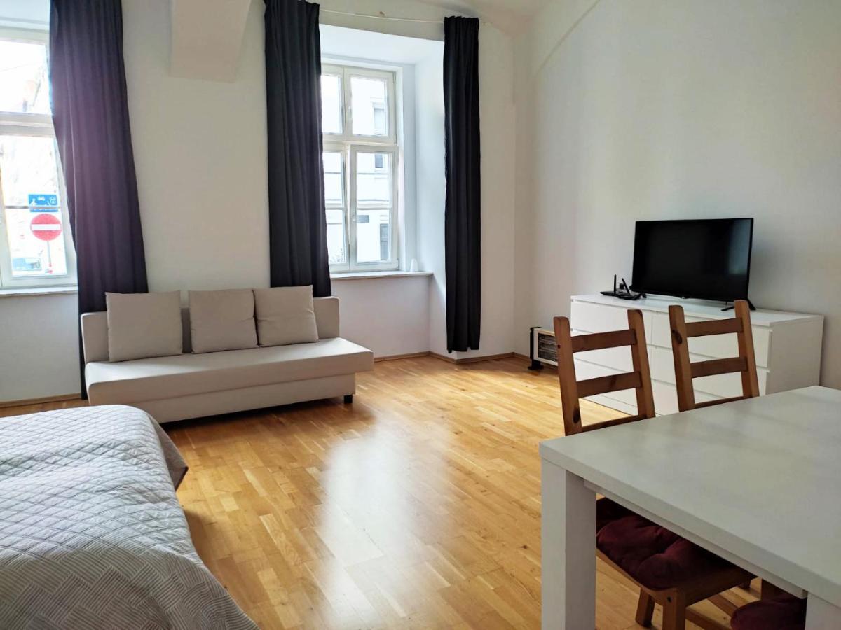 Lovely Modern Historical 1-bedroom * Viena
